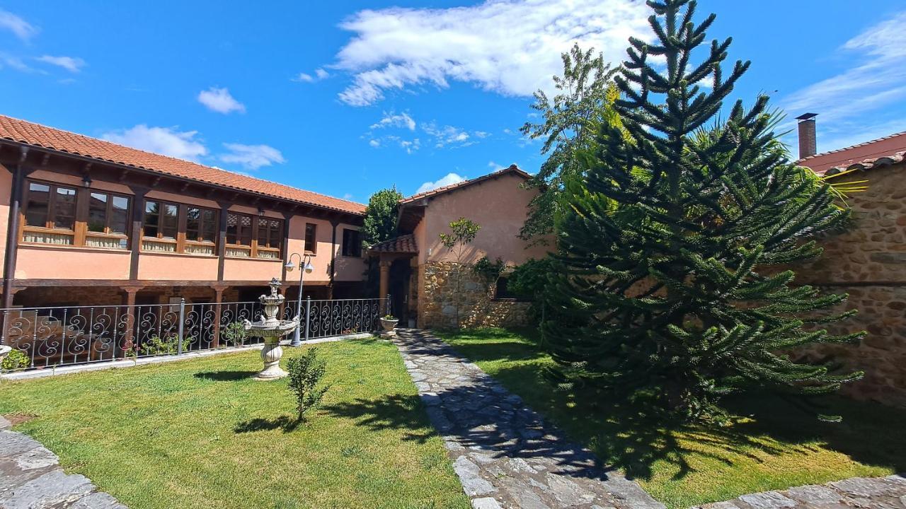 Palacio Del Conde De Rebolledo Villaviciosa de la Ribera ภายนอก รูปภาพ